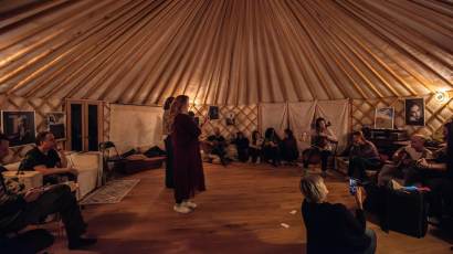 Máme zábavu - setkání s úžasnými lidmi kolem Jirky Ledvinky